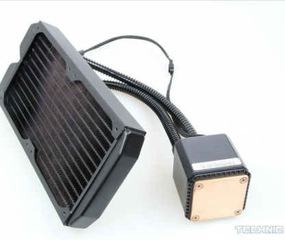 Cooler Master Eisberg 240L Prestige：類一體式水冷，擴充、加水全都行