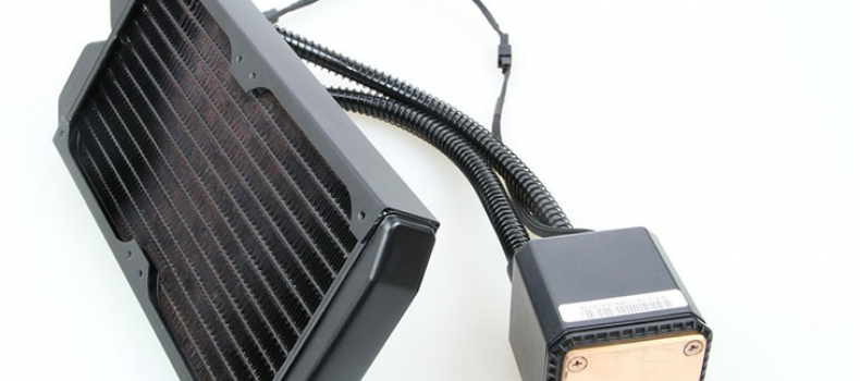 Cooler Master Eisberg 240L Prestige：類一體式水冷，擴充、加水全都行